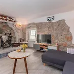 Nyaraló In With House Sea View *