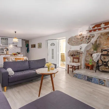 Nyaraló In With House Sea View *