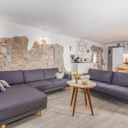 Ferienhaus Cozy Home In Cres With House A Panoramic View *