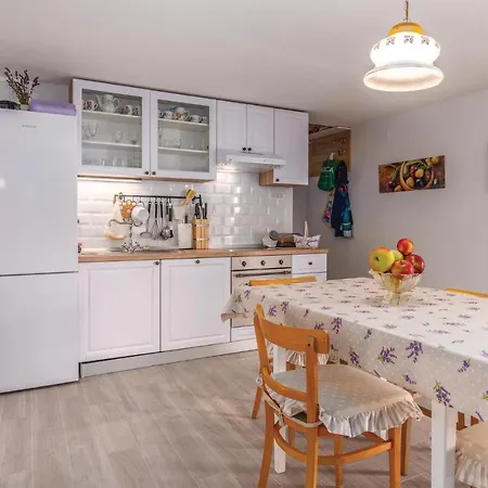 Nyaraló In With House Sea View