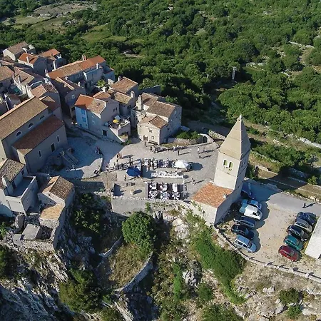 Cozy Home In Cres With House A Panoramic View *