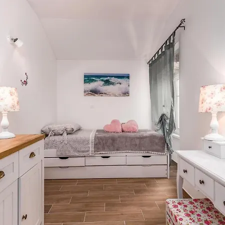 In With House Sea View * Cres