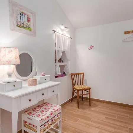 In With House Sea View * Cres