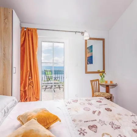 In With House Sea View Nyaraló