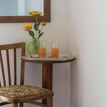 In With House Sea View Nyaraló Cres