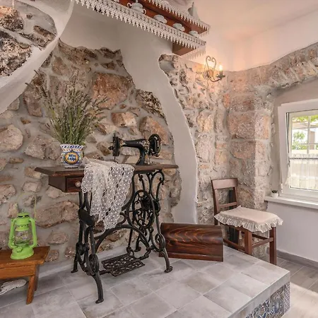 In With House Sea View * Cres