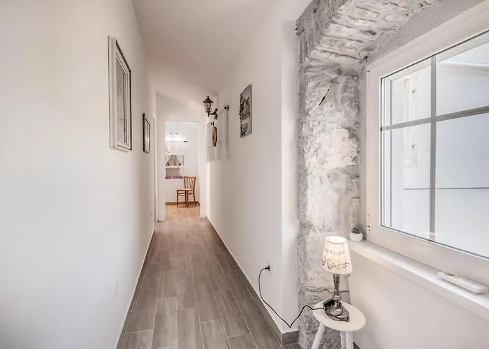 Holiday home In With House Sea View *