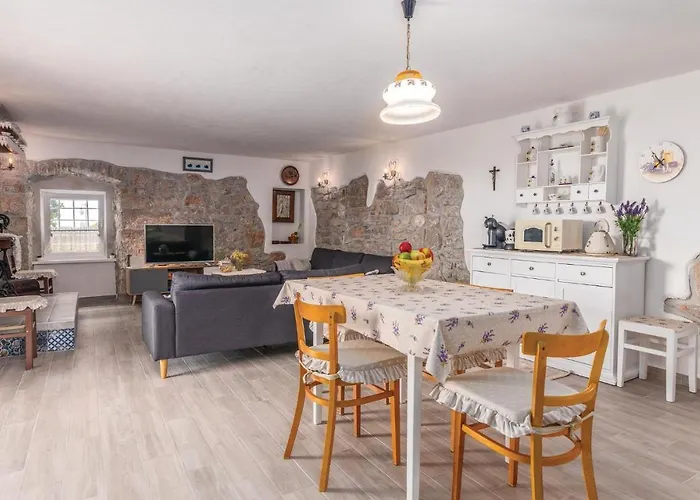 Holiday home In With House Sea View