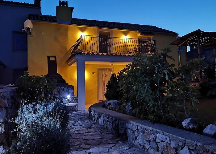 In With House Sea View Holiday home Cres